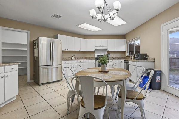 Coliving in Seguin - Outer SATX, San Antonio