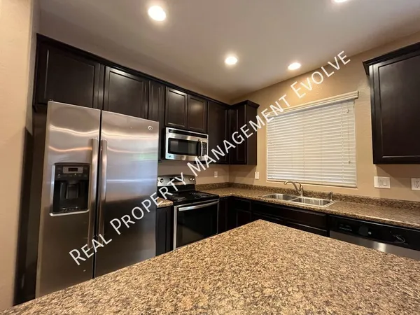 3 bedrooms apartment for rent in Tolleson - SW Valley, Phoenix