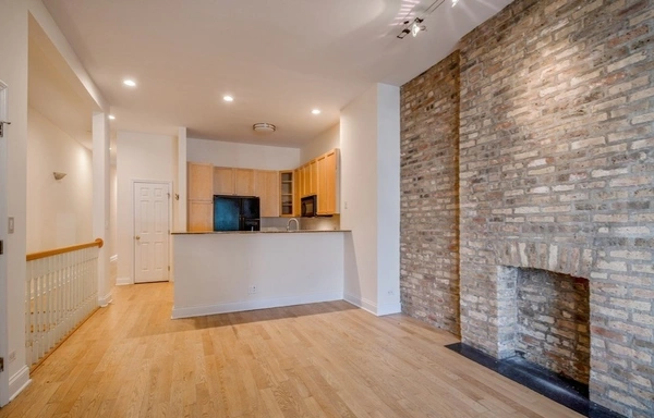4 bedrooms apartment for rent in Near North Side - Central, Chicago
