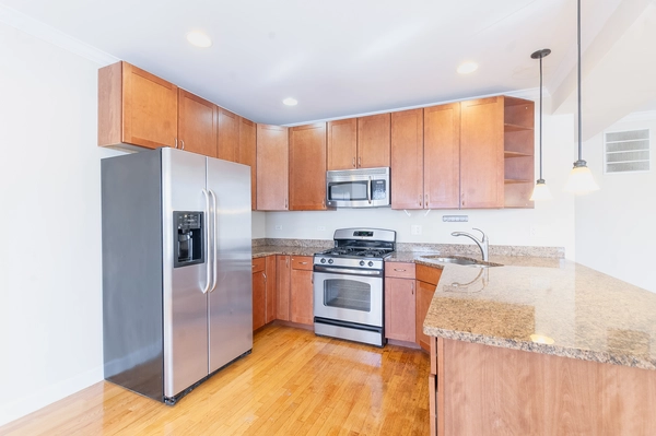 2 bedrooms apartment for rent in West Ridge - Far North Side, Chicago