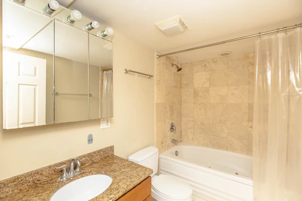 2 bedrooms apartment for rent in West Ridge - Far North Side, Chicago