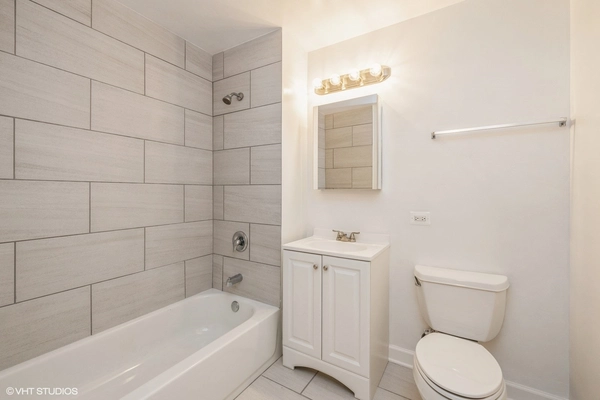 3 bedrooms apartment for rent in Fuller Park - South Side, Chicago