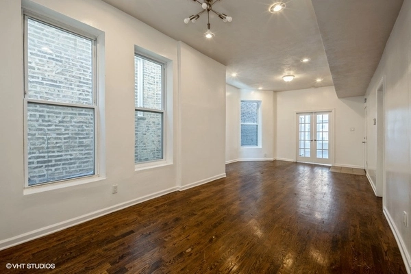 4 bedrooms apartment for rent in Grand Boulevard - South Side, Chicago