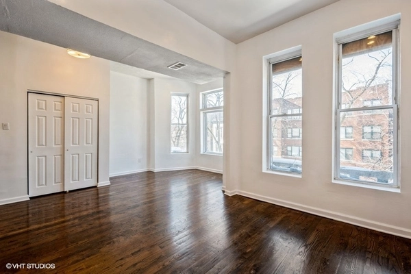4 bedrooms apartment for rent in Grand Boulevard - South Side, Chicago