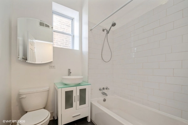 4 bedrooms apartment for rent in Grand Boulevard - South Side, Chicago