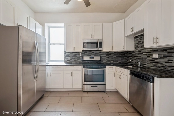 4 bedrooms apartment for rent in Grand Boulevard - South Side, Chicago