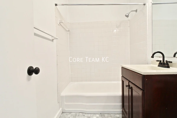 2 bedrooms apartment for rent in Armour Hills - KCMO, Kansas City