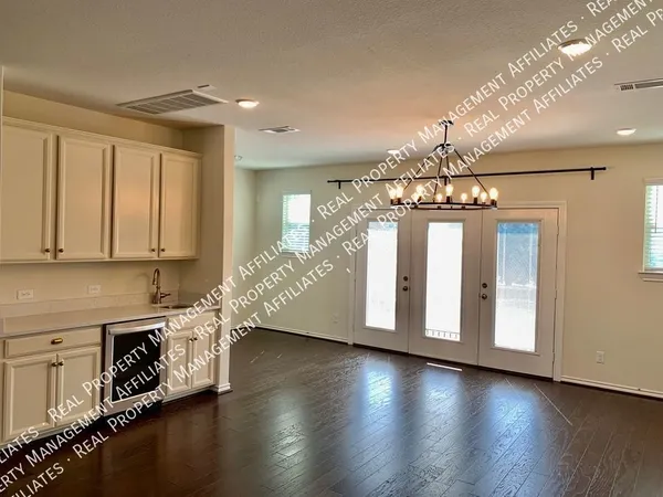 4 bedrooms apartment for rent in Woodlake/ Briar Meadow - West Houston, Houston