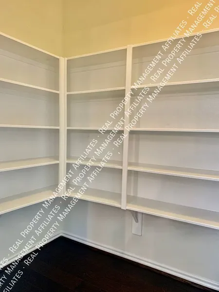 4 bedrooms apartment for rent in Woodlake/ Briar Meadow - West Houston, Houston