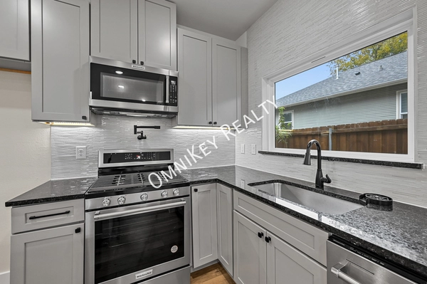 3 bedrooms apartment for rent in Oak Cliff - Sw Dallas, Dallas