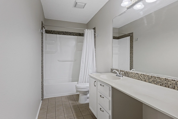 Coliving in Seguin - Outer SATX, San Antonio