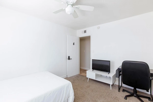 Coliving in North Las Vegas - North Las Vegas, Las Vegas