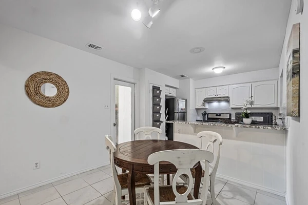 Coliving in Central Arlington - Arlington, Dallas