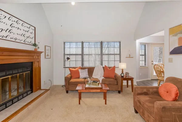 Coliving in Blue Springs - Outer KCMO, Kansas City