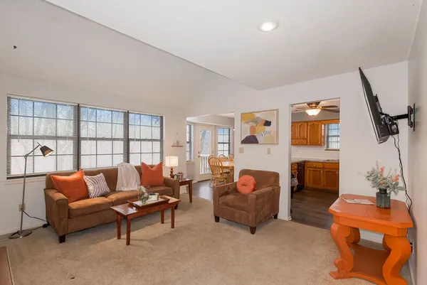 Coliving in Blue Springs - Outer KCMO, Kansas City