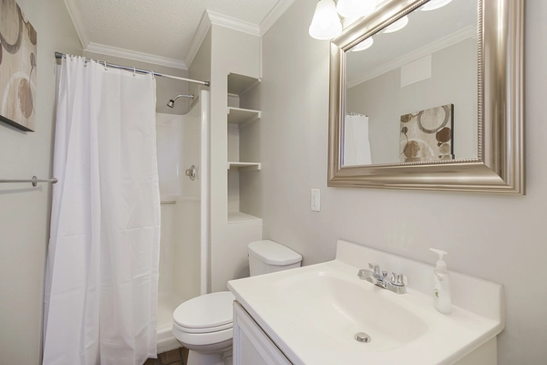 Coliving in Blue Springs - Outer KCMO, Kansas City