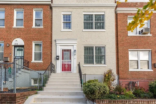 Coliving in Edgewood - Washington Northeast, Washington DC