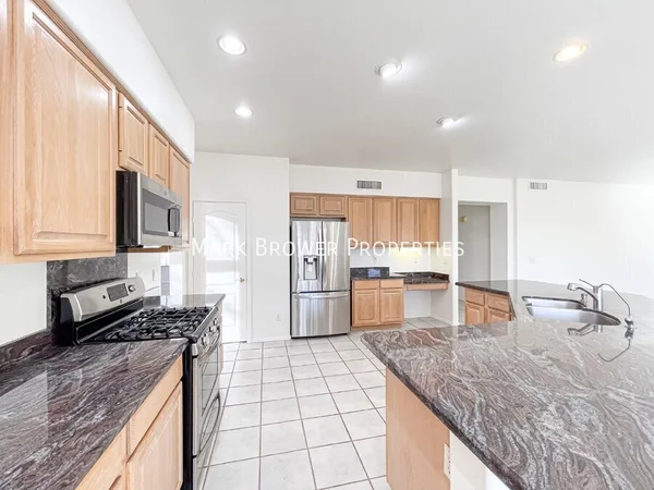 4 bedrooms apartment for rent in Desert View - Phoenix, Phoenix