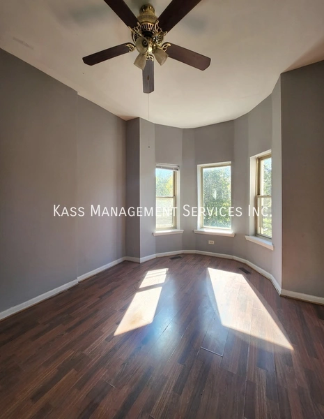 5 bedrooms apartment for rent in Douglas - South Side, Chicago