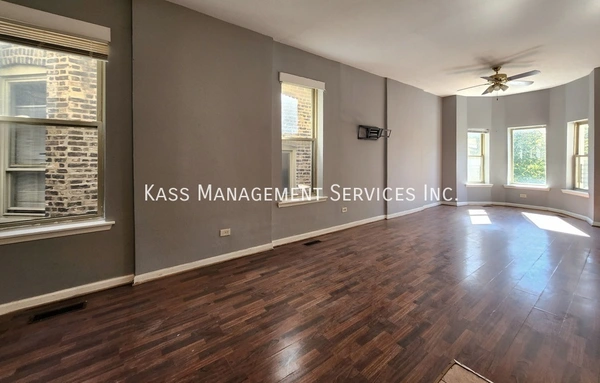 5 bedrooms apartment for rent in Douglas - South Side, Chicago
