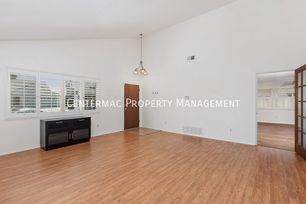 3 bedrooms apartment for rent in Mira Messa - North SD, San Diego