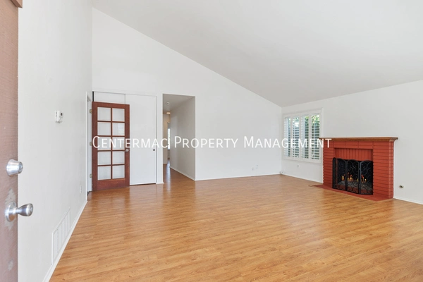 3 bedrooms apartment for rent in Mira Messa - North SD, San Diego