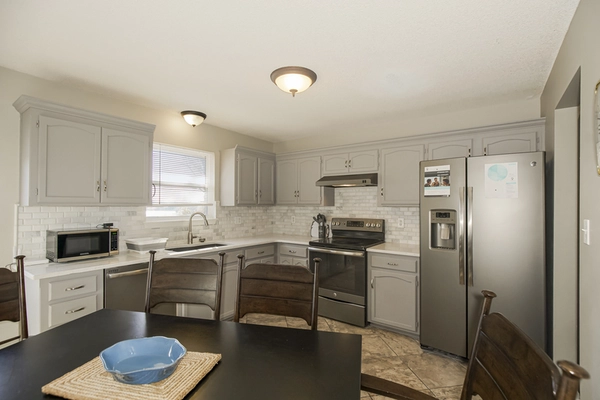 Coliving in Blue Springs - Outer KCMO, Kansas City