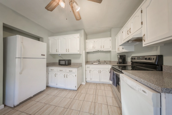 Coliving in Armour Hills - KCMO, Kansas City