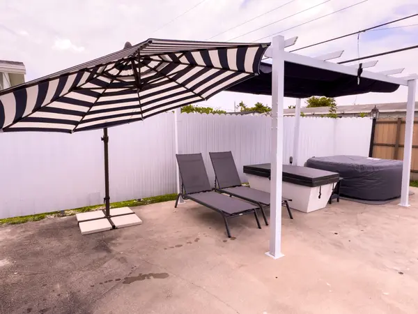 Coliving in Westchester FL - Miami Dade, Miami