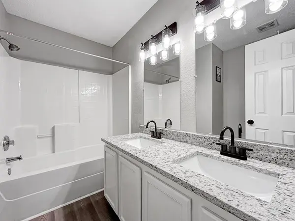 Coliving in Lancaster - Se Dallas, Dallas