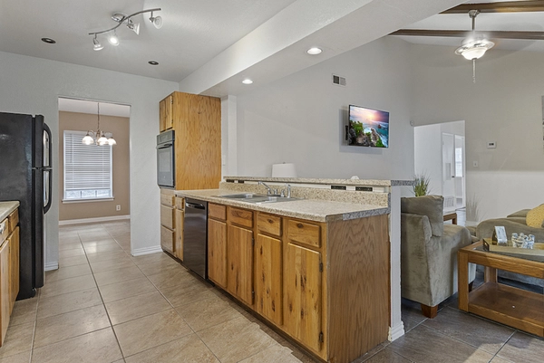 Coliving in Seguin - Outer SATX, San Antonio