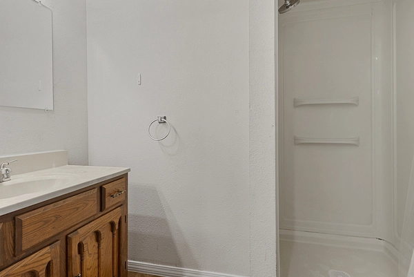 Coliving in Seguin - Outer SATX, San Antonio