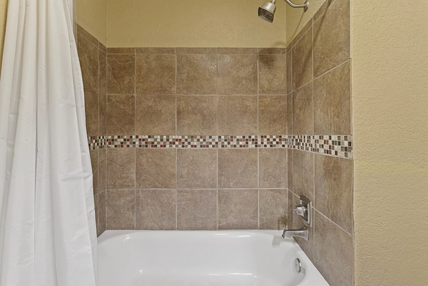 Coliving in Seguin - Outer SATX, San Antonio