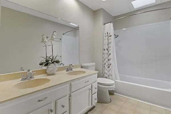 Coliving in Seguin - Outer SATX, San Antonio