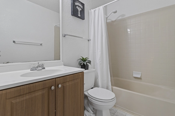 Coliving in Seguin - Outer SATX, San Antonio