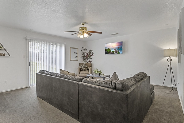 Coliving in Seguin - Outer SATX, San Antonio