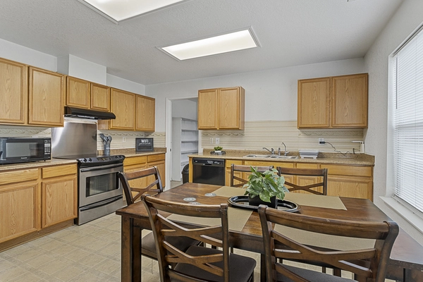 Coliving in Seguin - Outer SATX, San Antonio