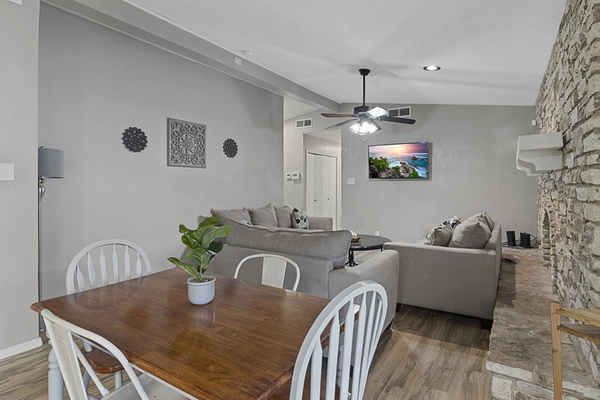 Coliving in Seguin - Outer SATX, San Antonio