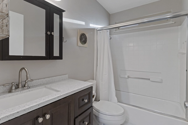 Coliving in Seguin - Outer SATX, San Antonio