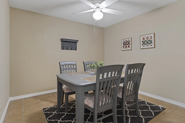 Coliving in Seguin - Outer SATX, San Antonio