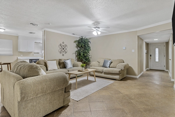 Coliving in Seguin - Outer SATX, San Antonio