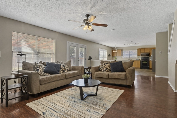 Coliving in Seguin - Outer SATX, San Antonio