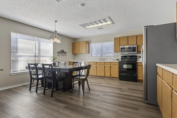 Coliving in Seguin - Outer SATX, San Antonio