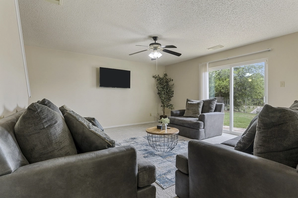 Coliving in Seguin - Outer SATX, San Antonio