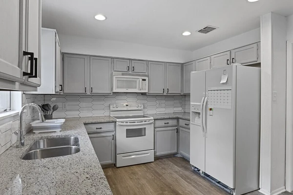 Coliving in Seguin - Outer SATX, San Antonio