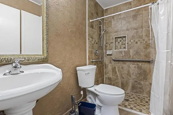 Coliving in Seguin - Outer SATX, San Antonio