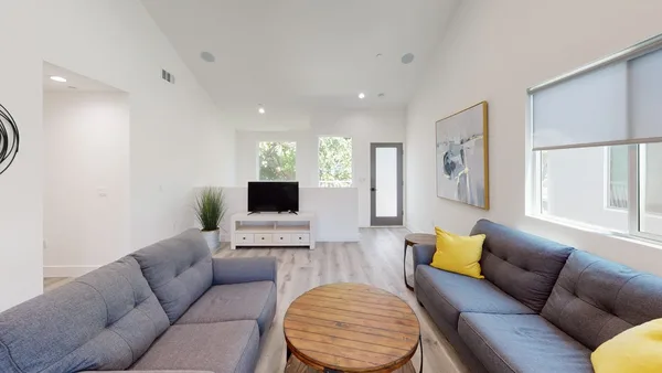 Coliving in North Hollywood - San Fernando Valley, Los Angeles