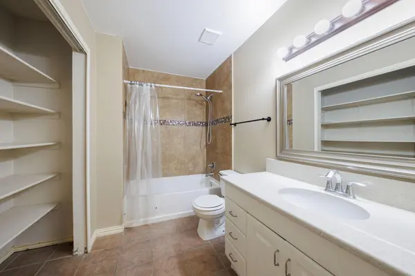 Coliving in Kyle - South Austin, Austin