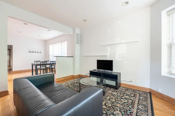 Coliving in Avondale - North Side, Chicago