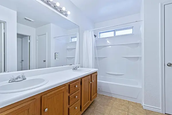 Coliving in Southeast Austin - South Austin, Austin